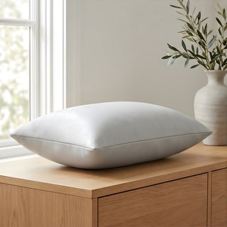 Luxe Saddle Wrinkleless Leather Throw Pillow | Ultra‑Plump Fill | Buttery Soft Feel | Easy‑Clean Cushion | Lumbar (Ca)